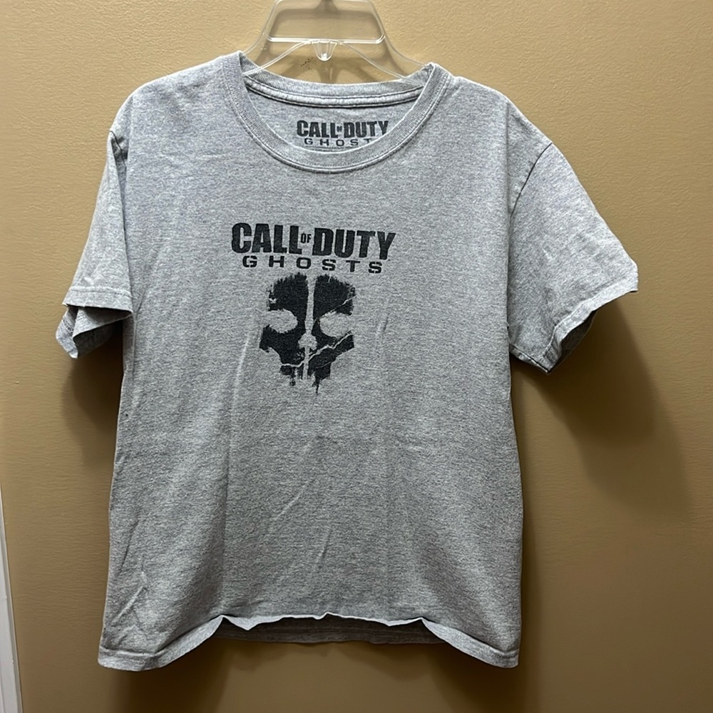 Call of duty ghosts, Black ops T-shirt size youth large 14–16